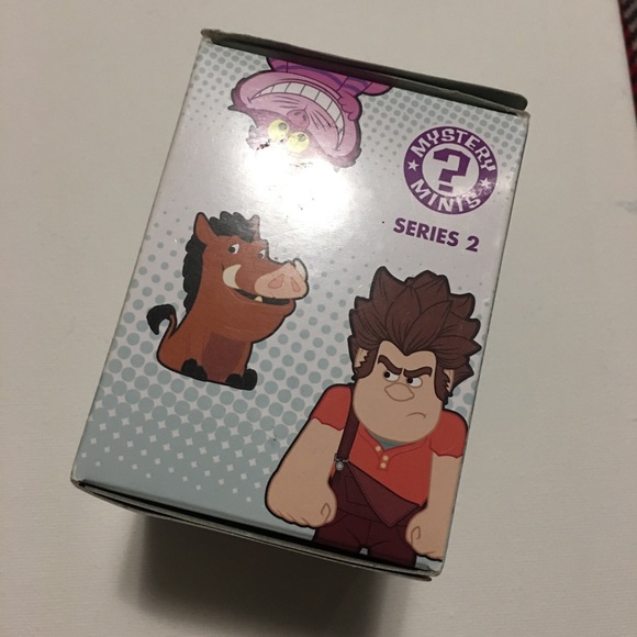 Disney Beast Vinyl Figurine - Picture 10 of 13